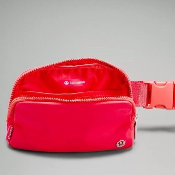 Lululemon Everywhere Belt Bag Pale Raspberry Nwt - Picture 5 of 6